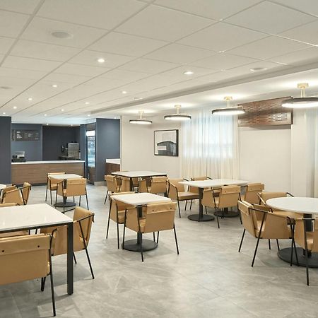 Courtyard By Marriott Regina Downtown Hotel Bagian luar foto