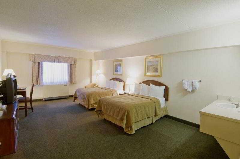 Courtyard By Marriott Regina Downtown Hotel Bagian luar foto