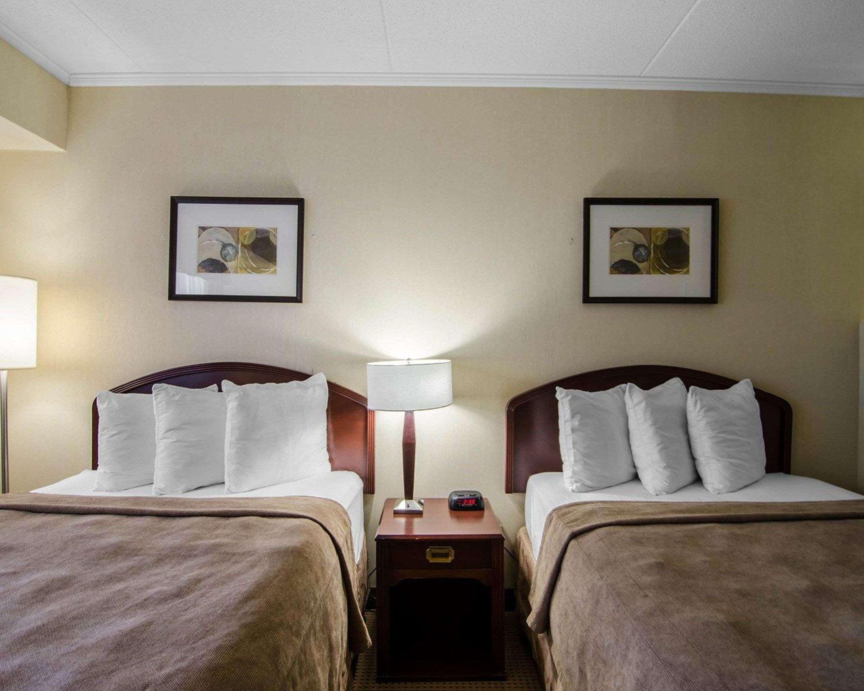 Courtyard By Marriott Regina Downtown Hotel Bagian luar foto