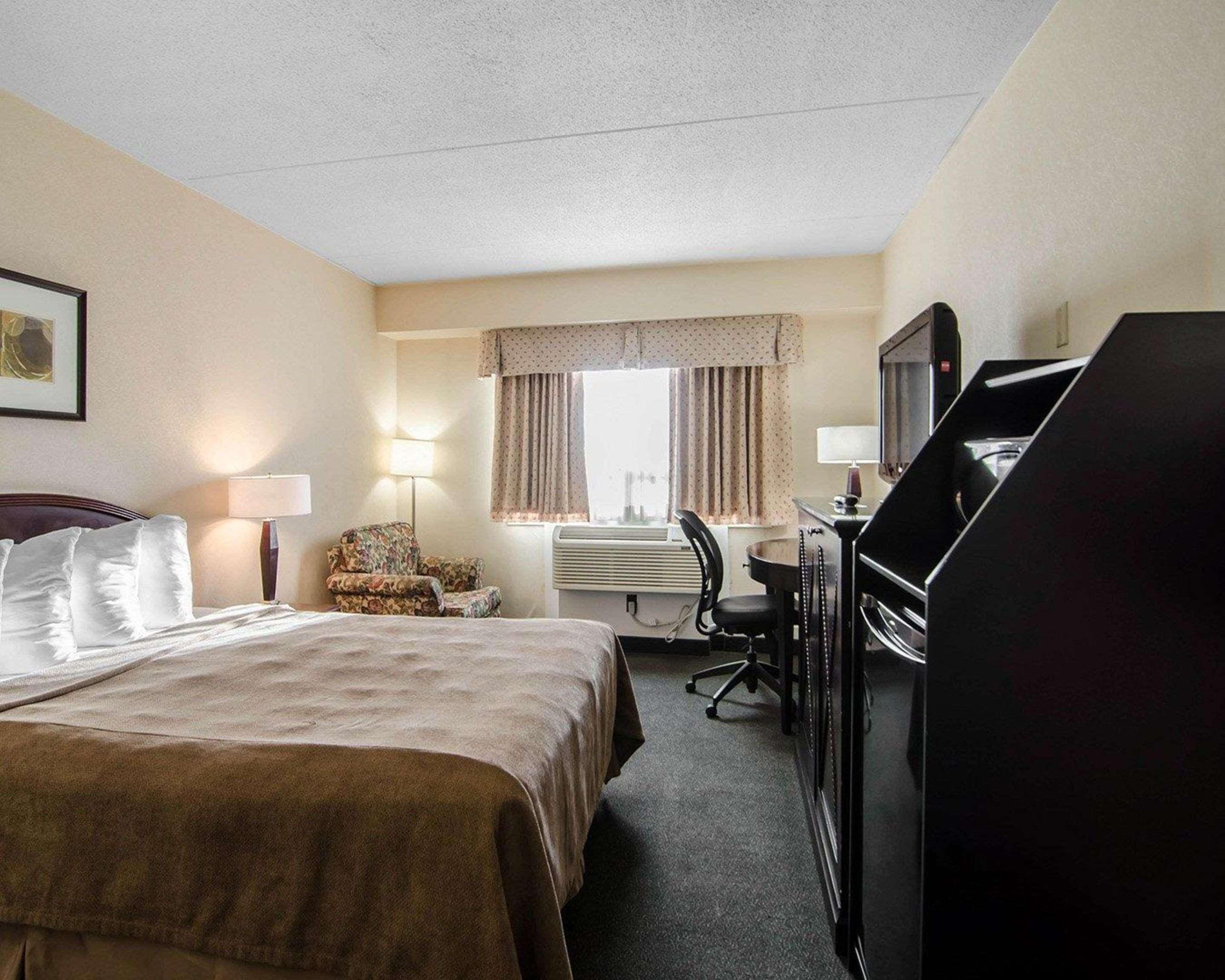 Courtyard By Marriott Regina Downtown Hotel Bagian luar foto