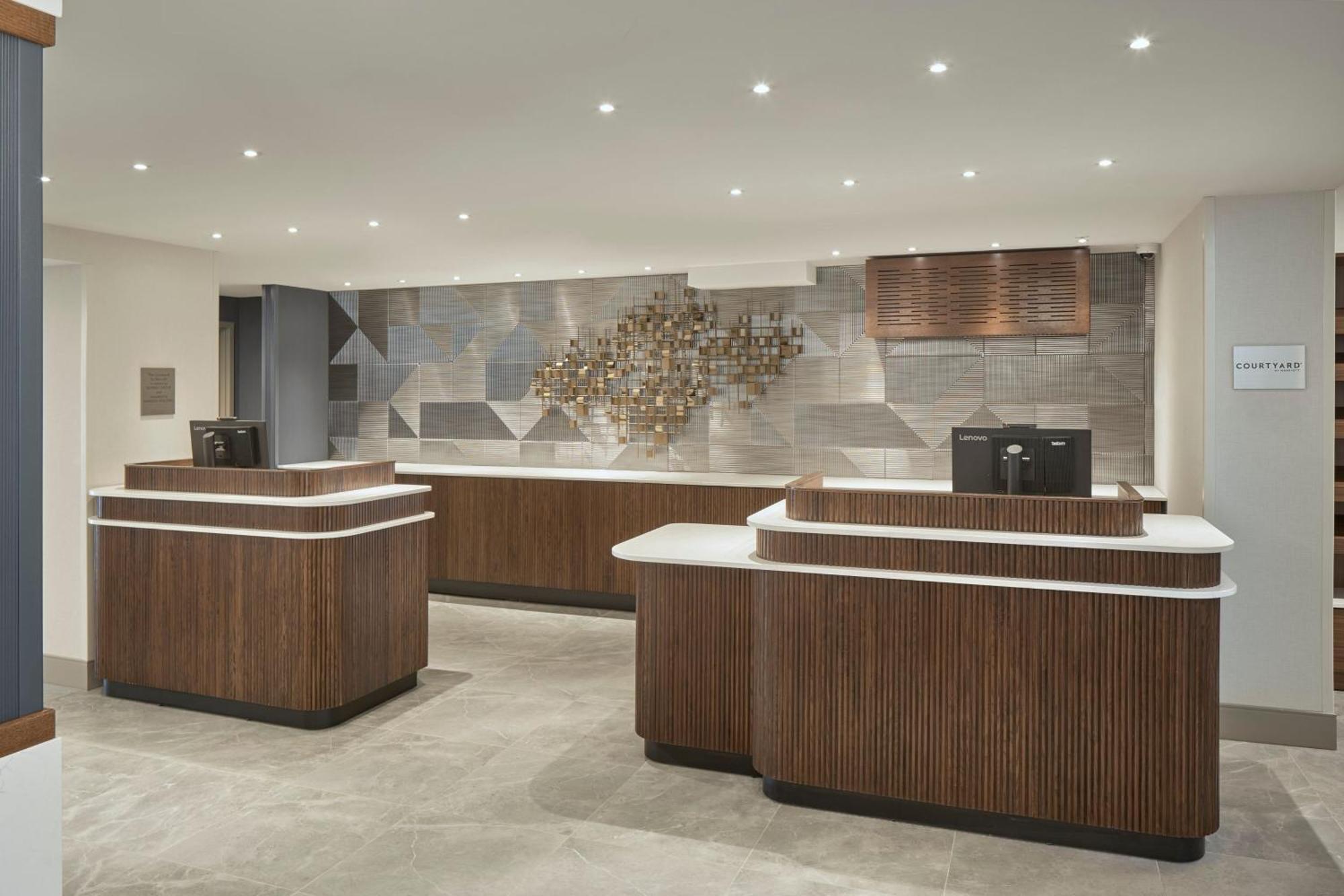 Courtyard By Marriott Regina Downtown Hotel Bagian luar foto