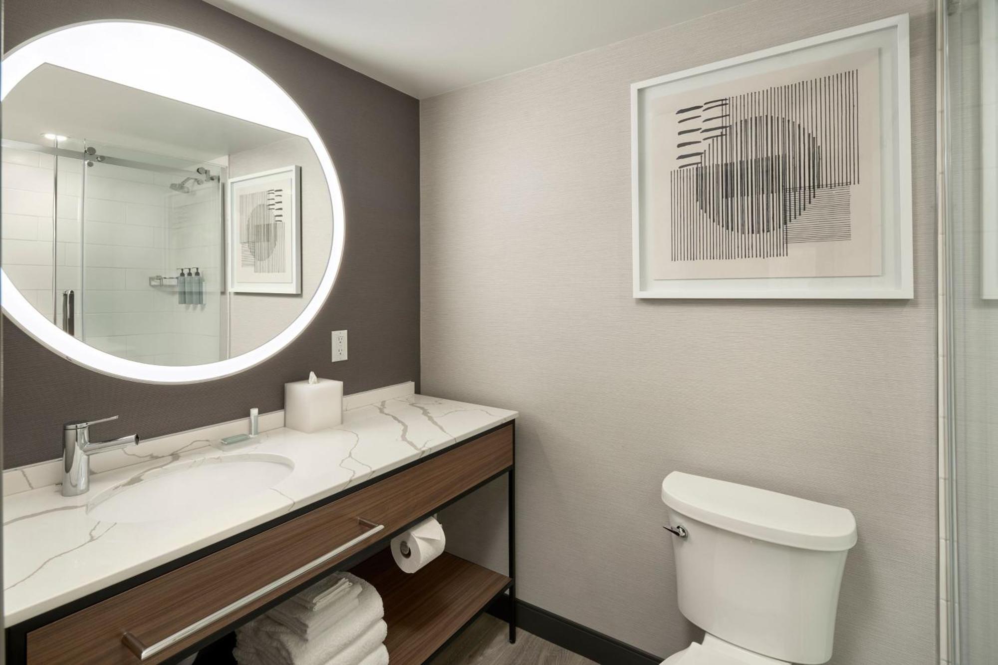 Courtyard By Marriott Regina Downtown Hotel Bagian luar foto