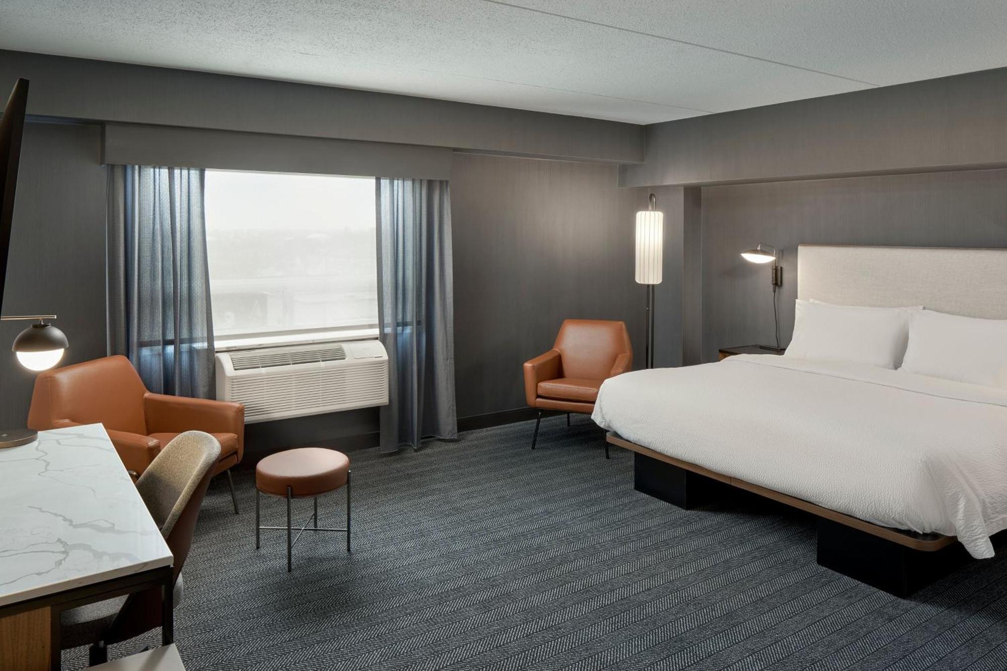 Courtyard By Marriott Regina Downtown Hotel Bagian luar foto