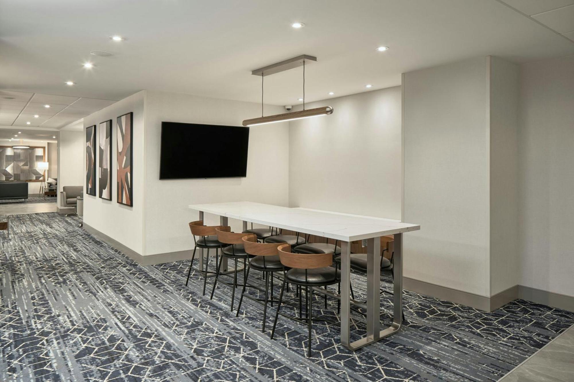 Courtyard By Marriott Regina Downtown Hotel Bagian luar foto