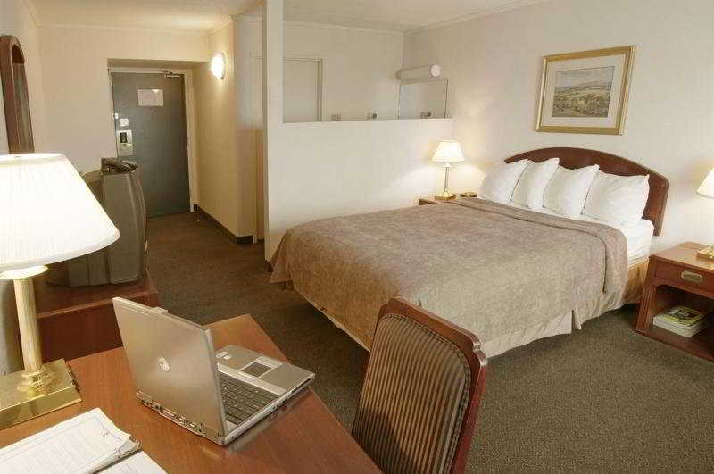 Courtyard By Marriott Regina Downtown Hotel Ruang foto